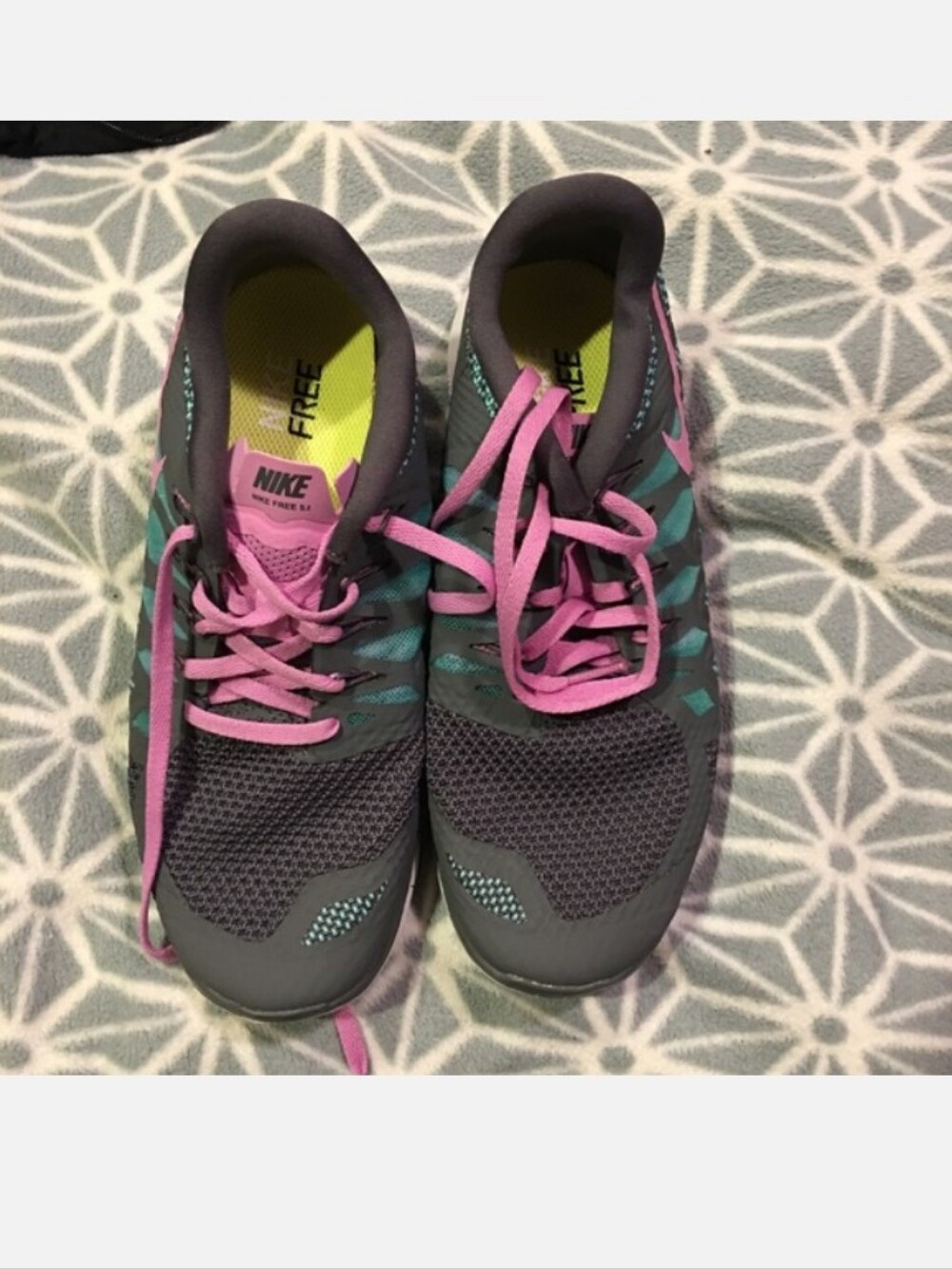 NWOT Nike Free 5.0 Sneakers Athletic Shoes Sz 5Y